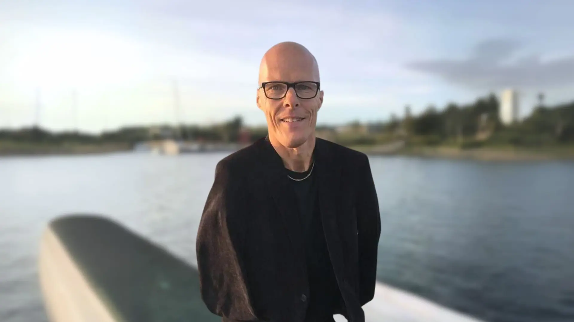 Mikael Andersson - <p data-start="268" data-end="448">Född utan armar och ben men fylld av livskraft. Mikael Andersson berör, inspirerar och ger publiken nya perspektiv på vad som är möjligt.</p>