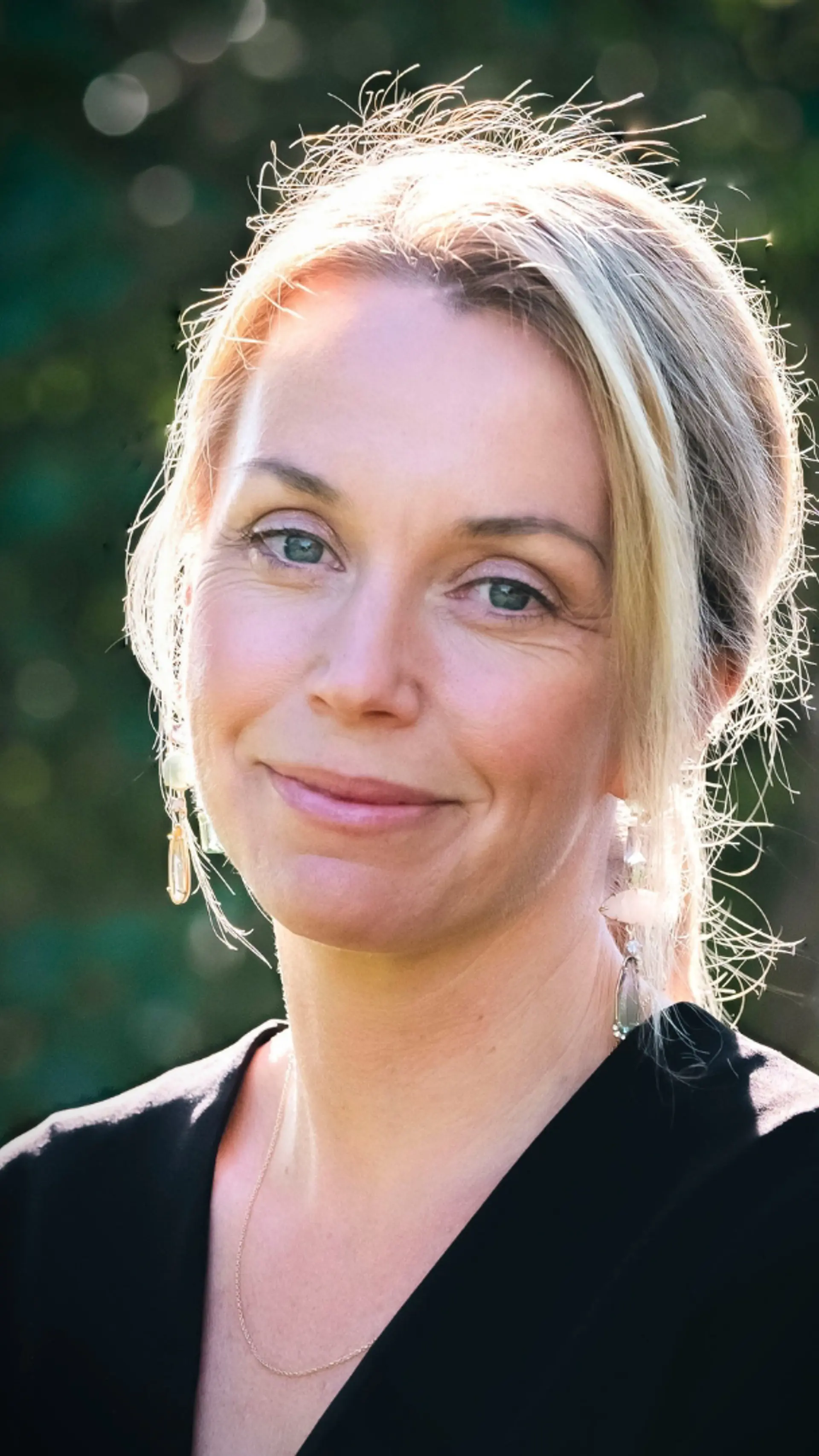 Alexandra Thomas - <p data-start="236" data-end="371">Legitimerad psykolog och prisad författare som inspirerar kring ledarskap, team och mänskliga arbetsplatser</p>