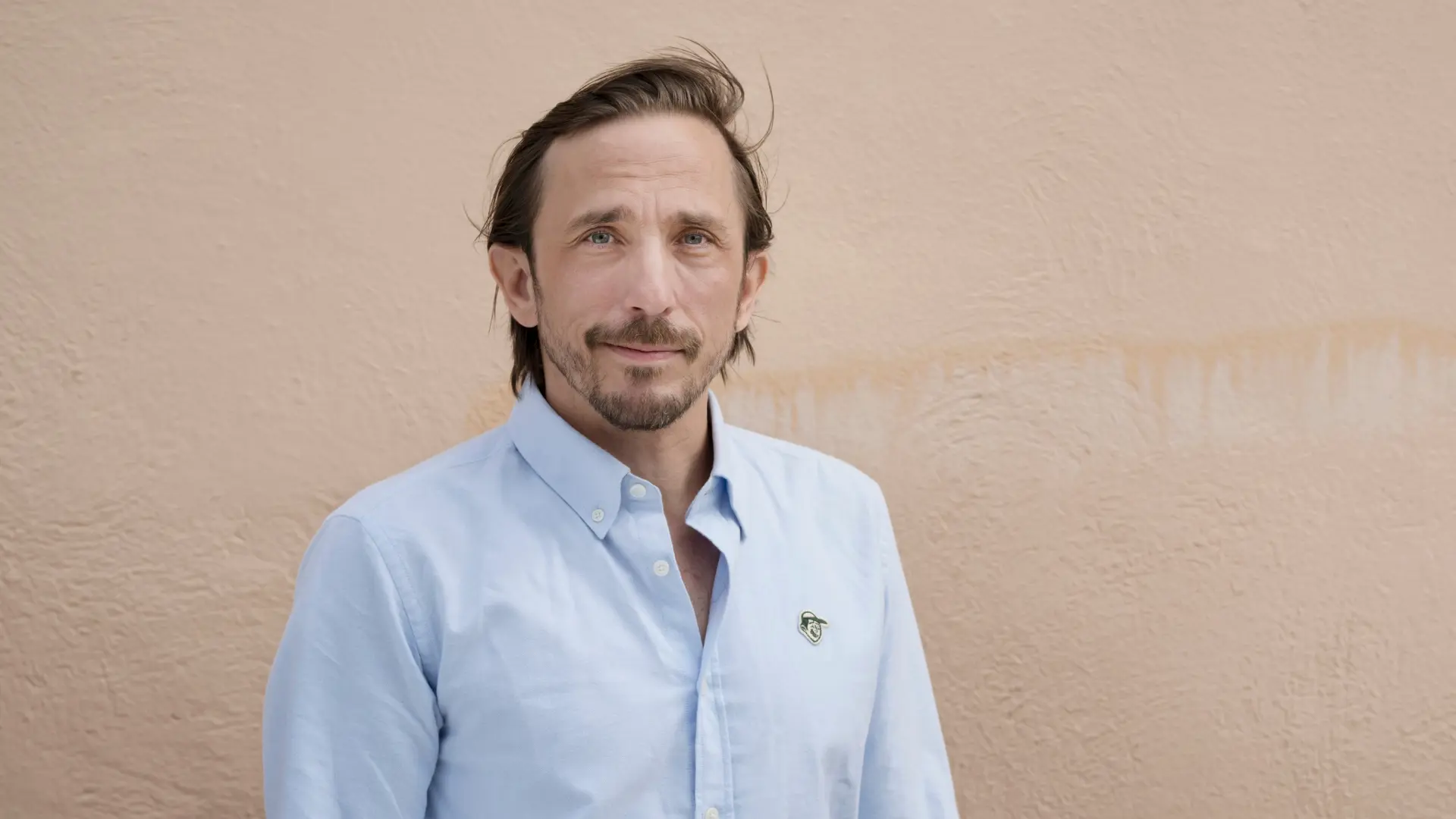 Jesper Salén - <p data-start="244" data-end="408">Läkare, författare och tidigare skådespelare som föreläser om hälsa, stress och hur vi skapar hållbar prestation i livet</p>