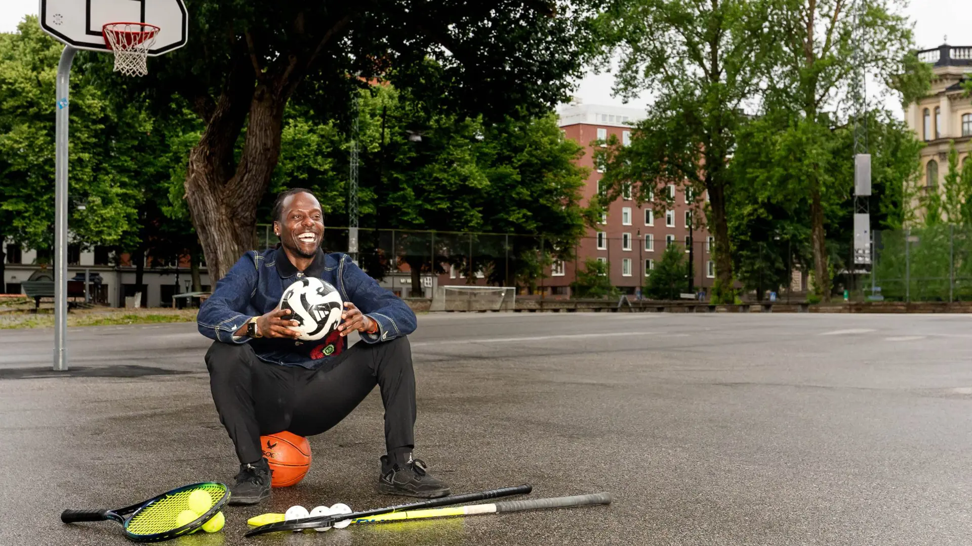 Martin Mutumba - <p data-start="213" data-end="365">En gripande resa från Rinkeby till fotbollens topp och vidare till en inspirerande röst för förändring, mod och framtidstro.</p>