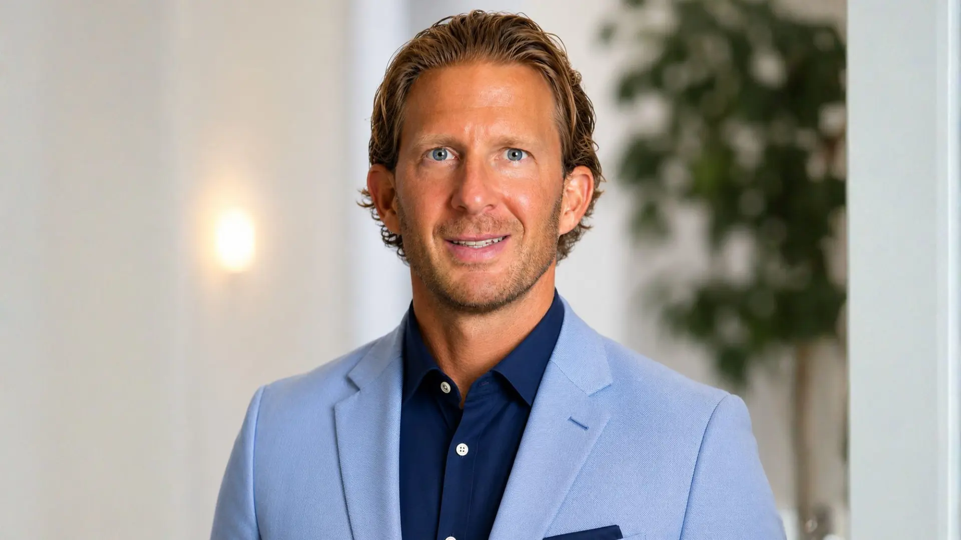 Johan Norén - <p data-start="456" data-end="556">Samarbete och teamwork är centralt i Johans budskap, där energi, humor och verktyg stärker motivation och arbetsglädje.</p>