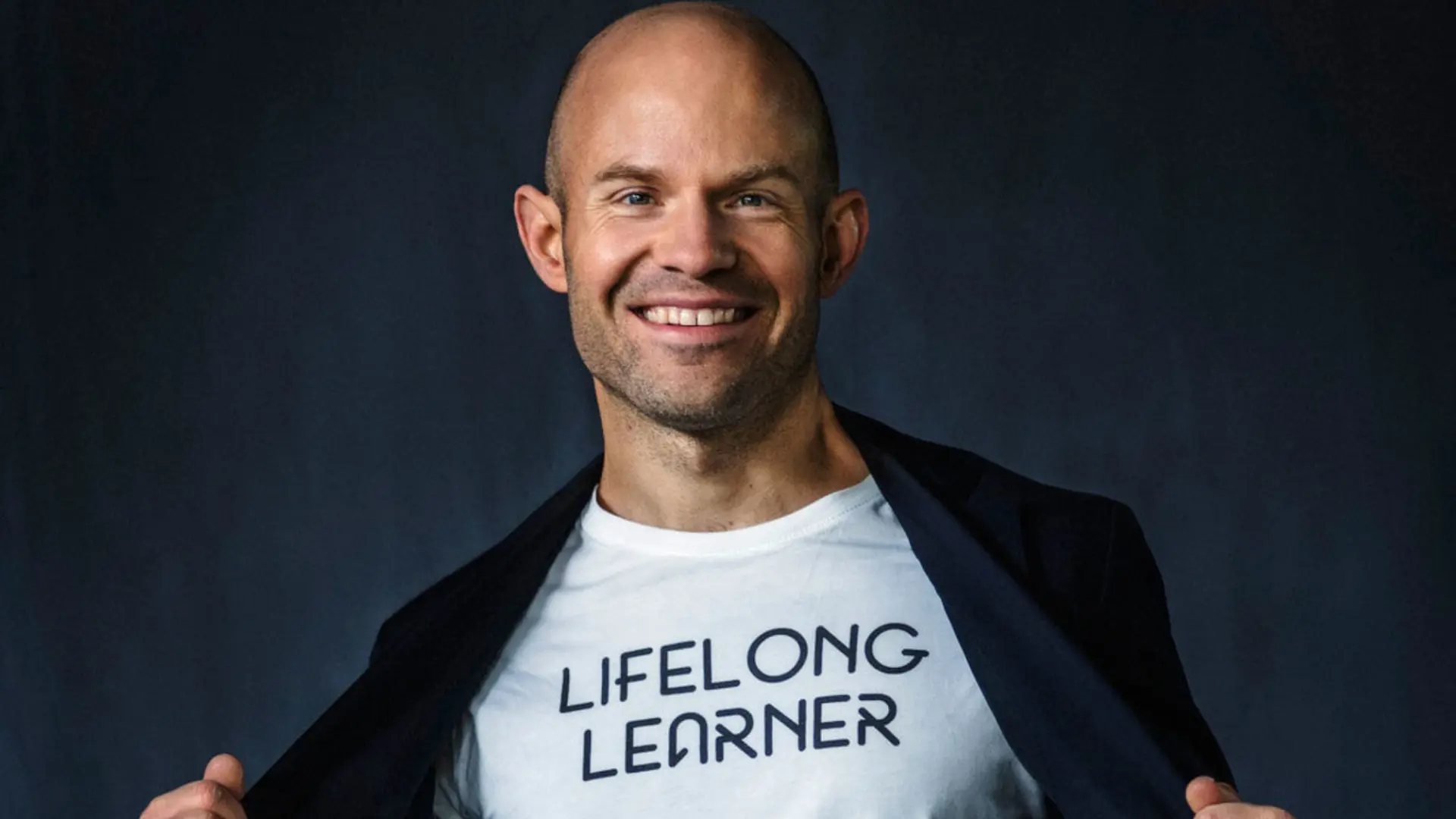 Johan Eriksson - <p data-start="280" data-end="427">Johan Eriksson inspirerar med konkreta verktyg för ledarskap, digitalisering och framtidens kompetens</p>