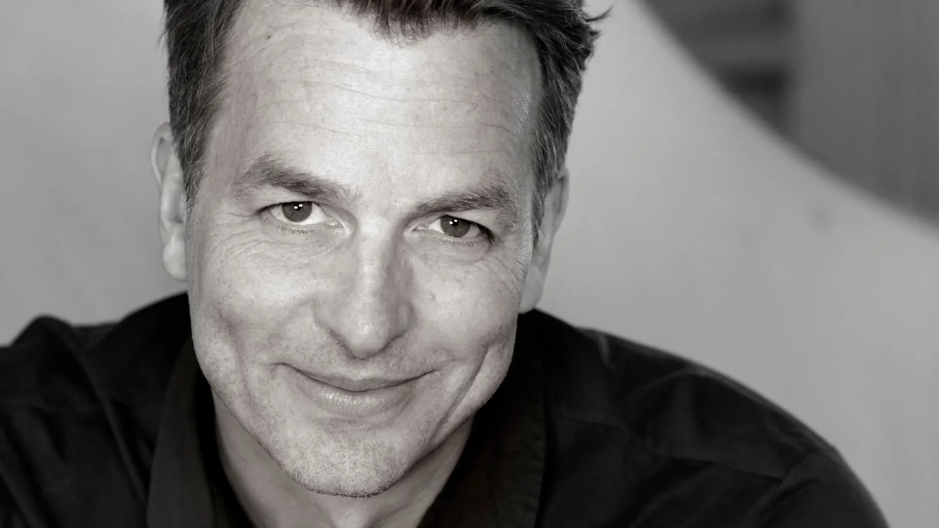 Christopher Wollter - <p>Christopher Wollter föreläser personligt och forskningsbaserat om ärlighet, psykologisk trygghet och modet att skapa verklig förändring</p>