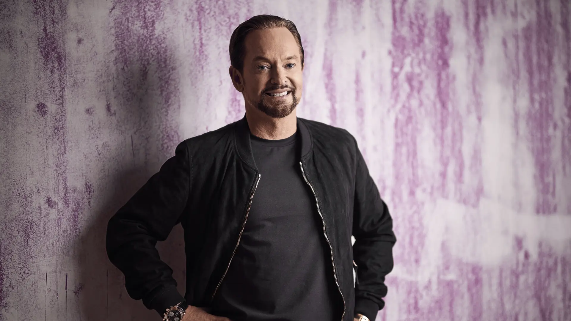 Andreas Carlsson - <p data-start="219" data-end="369">Internationell låtskrivare och entreprenör som visar hur idéer blir resultat och hur människor skapar framgång tillsammans</p>