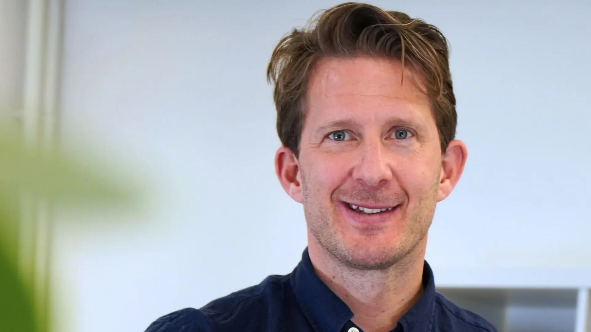 Johan Norén - <p data-start="456" data-end="556">Samarbete och teamwork är centralt i Johans budskap, där energi, humor och verktyg stärker motivation och arbetsglädje.</p>