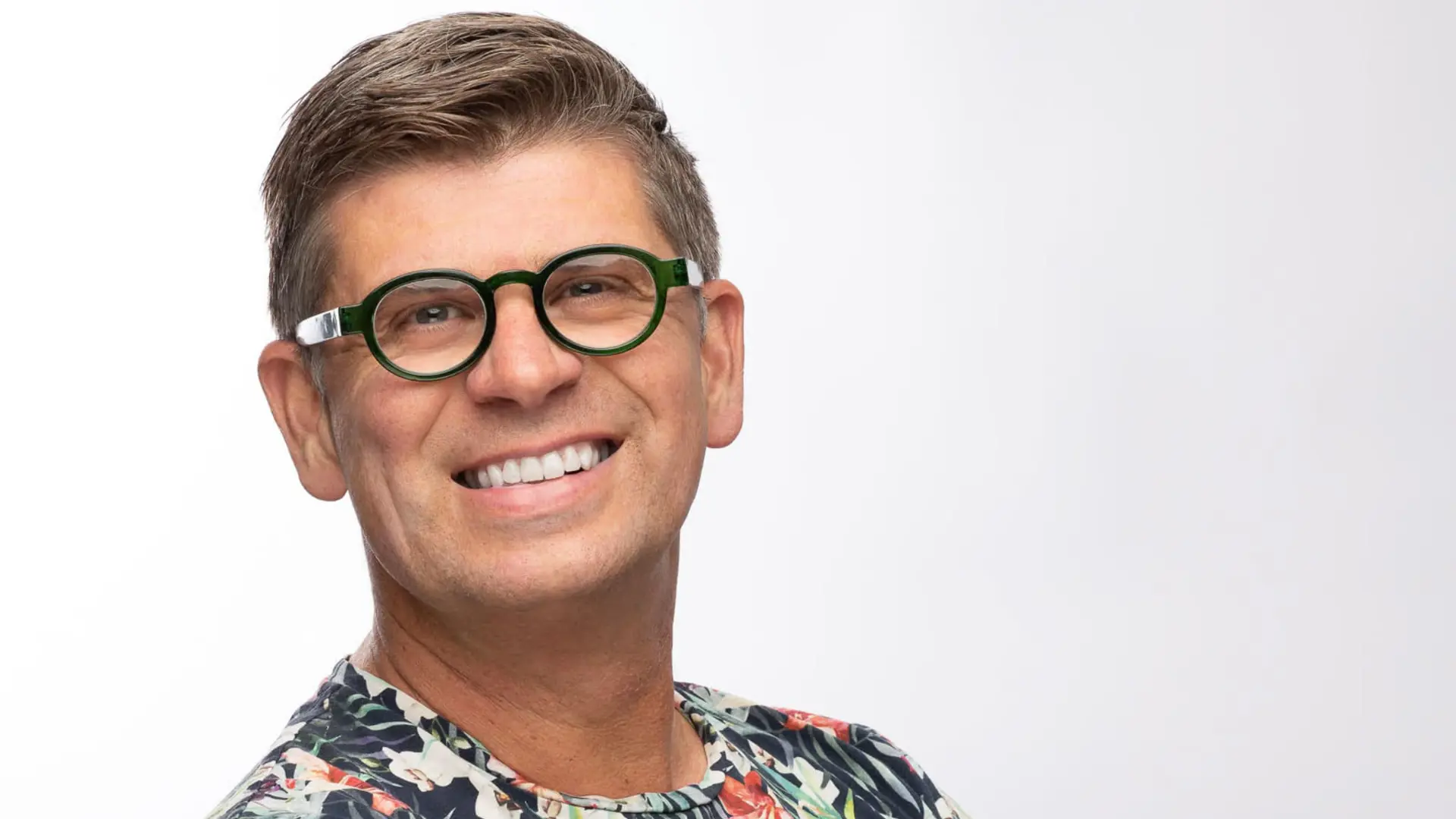 Malte Hallquist - <p data-start="257" data-end="437">Malte Hallquist föreläser om relationer och kommunikation med humor, värme och konkreta verktyg för företag, kommuner och organisationer.</p>