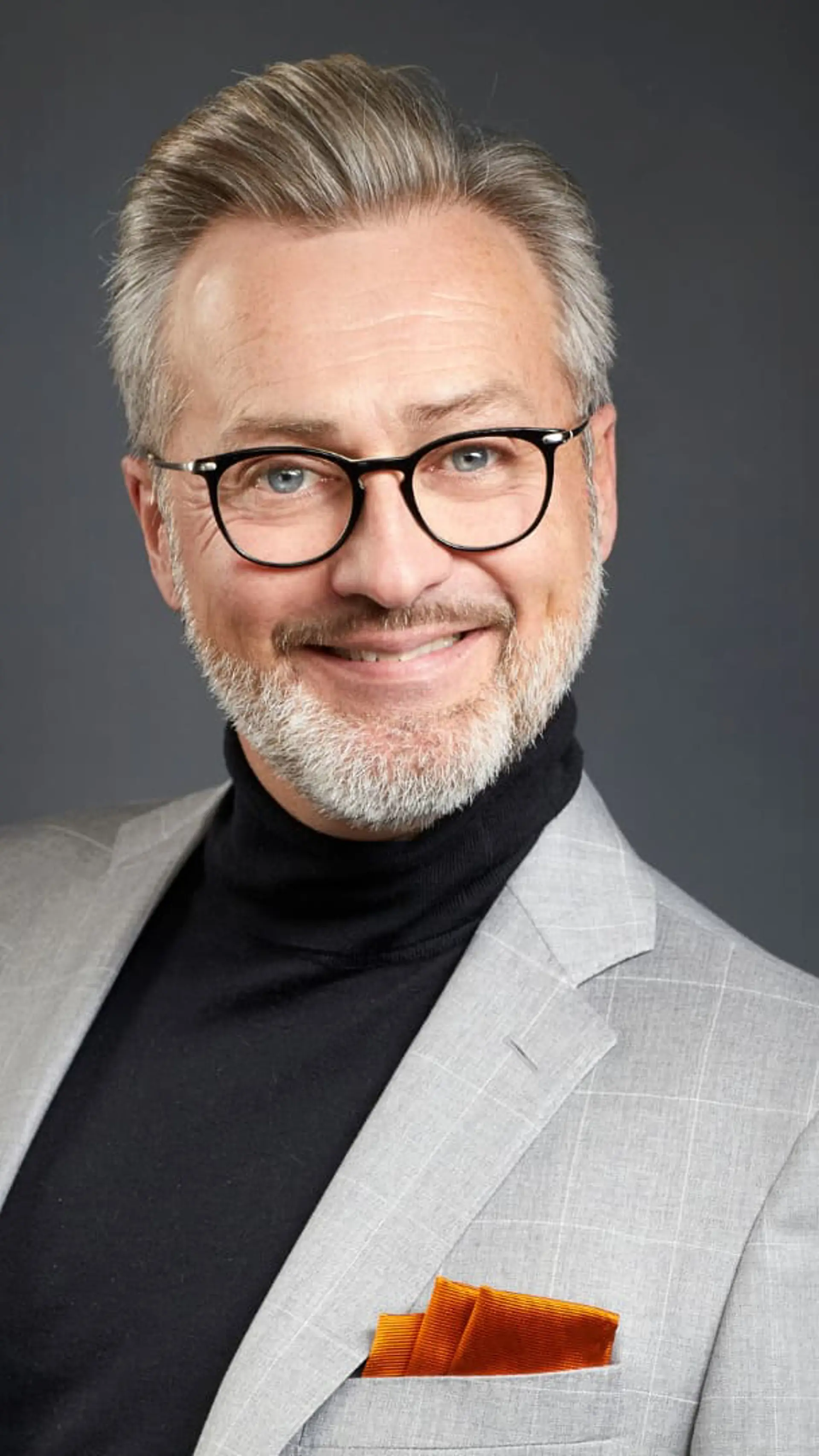 Tony Irving - <p data-start="400" data-end="561">Tony Irving inspirerar med humor, livserfarenhet och stark närvaro. En föreläsare som engagerar, berör och ger verktyg för utveckling.</p>