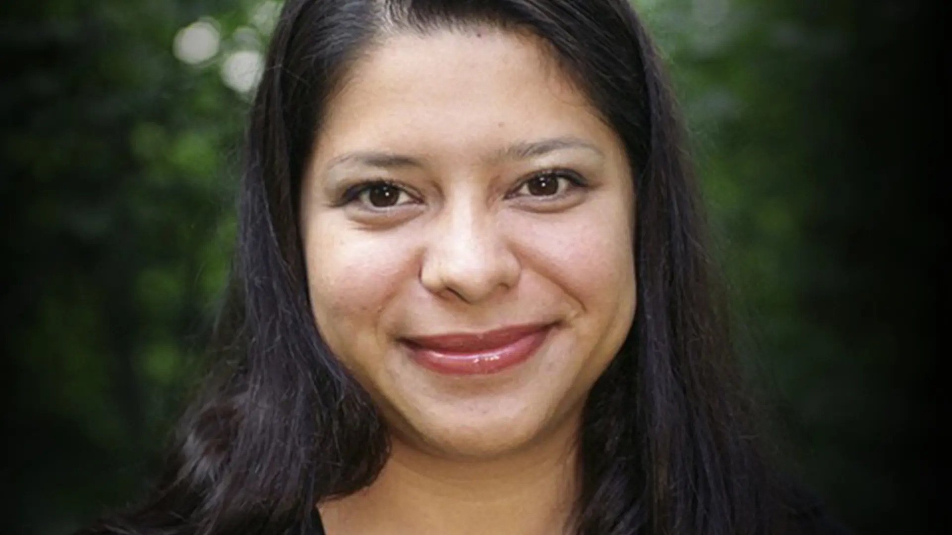 Edna Eriksson - <div class="flex flex-col text-sm pb-25">
<div class="text-base my-auto mx-auto pb-10 [--thread-content-margin:--spacing(4)] @w-sm/main:[--thread-content-margin:--spacing(6)] @w-lg/main:[--thread-content-margin:--spacing(16)] px-(--thread-content-margin)">
<div class="[--thread-content-max-width:40rem] @w-lg/main:[--thread-content-max-width:48rem] mx-auto max-w-(--thread-content-max-width) flex-1 group/turn-messages focus-visible:outline-hidden relative flex w-full min-w-0 flex-col agent-turn">
<div class="flex max-w-full flex-col grow">
<div class="min-h-8 text-message relative flex w-full flex-col items-end gap-2 text-start break-words whitespace-normal [.text-message+&amp;]:mt-1" data-message-author-role="assistant" data-message-id="388cc941-c536-4e06-ba22-0d57a75b2de4" data-message-model-slug="gpt-5-2">
<div class="flex w-full flex-col gap-1 empty:hidden first:pt-[1px]">
<div class="markdown prose dark:prose-invert w-full wrap-break-word light markdown-new-styling">
<p data-start="61" data-end="173" data-is-last-node="" data-is-only-node="">Föreläsare som ger nya perspektiv på jämställdhet och verklig mångfald i arbetslivet</p>
</div>
</div>
</div>
</div>
<div class="z-0 flex min-h-[46px] justify-start"></div>
<div class="mt-3 w-full empty:hidden">
<div class="text-center"></div>
</div>
</div>
</div>
</div>
<div class="pointer-events-none h-px w-px absolute bottom-0" aria-hidden="true" data-edge="true"></div>