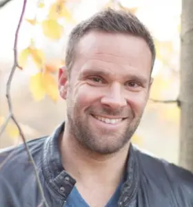 Robert Kronberg - 






Svensk rekordhållare som omsätter elitens mindset till konkreta resultat i vardag och arbetsliv.







