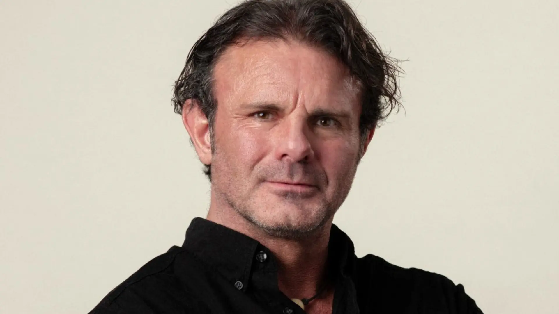 Raymond Ahlgren - <p data-start="204" data-end="313">En djupt berörande föreläsare som skapar ansvar, samarbete och verklig förändring.</p>