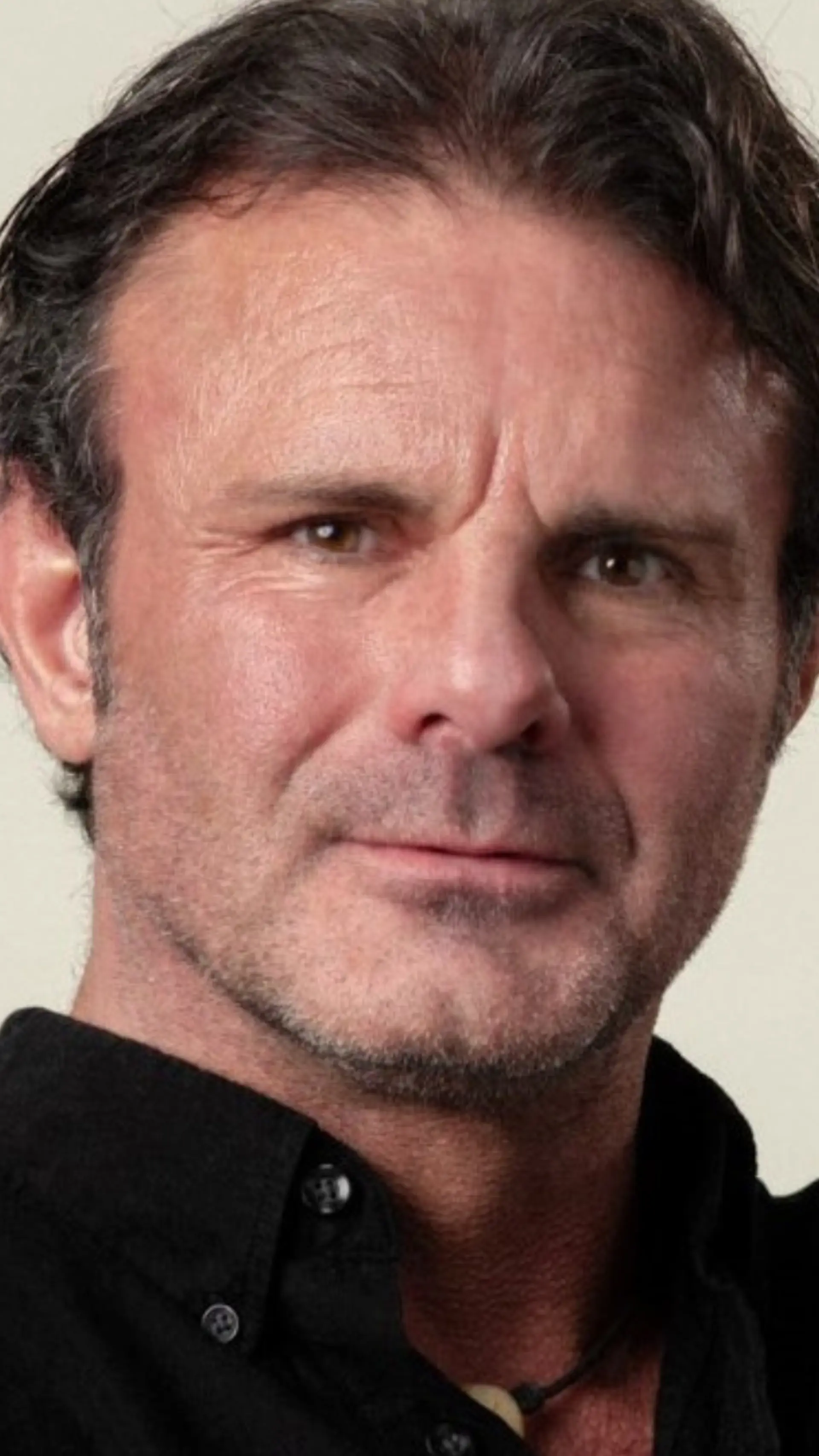 Raymond Ahlgren - <p data-start="204" data-end="313">En djupt berörande föreläsare som skapar ansvar, samarbete och verklig förändring.</p>