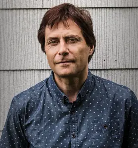 Max Tegmark - Följ med Max Tegmark in i universums största mysterier och få nya perspektiv på tid, verklighet, oändlighet och människans plats i kosmos.