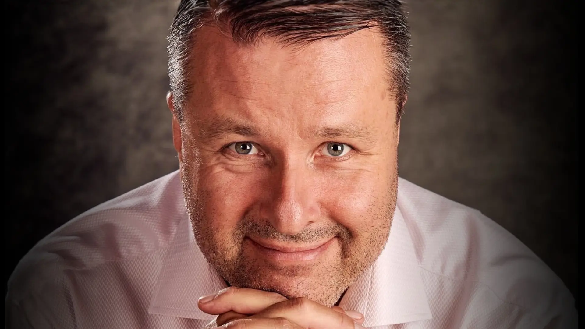 Thomas Ardenfors - <p data-start="429" data-end="567">En stark och personlig föreläsning om livet som jour och familjehem och om hur trygghet kan förändra barns liv.</p>