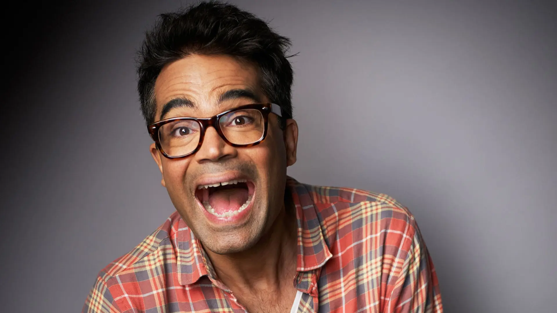 David Batra - <p data-start="431" data-end="580">David Batra är en rutinerad komiker och föreläsare som med humor och skärpa skapar igenkänning, skratt och nya perspektiv.</p>
