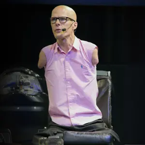 Mikael Andersson