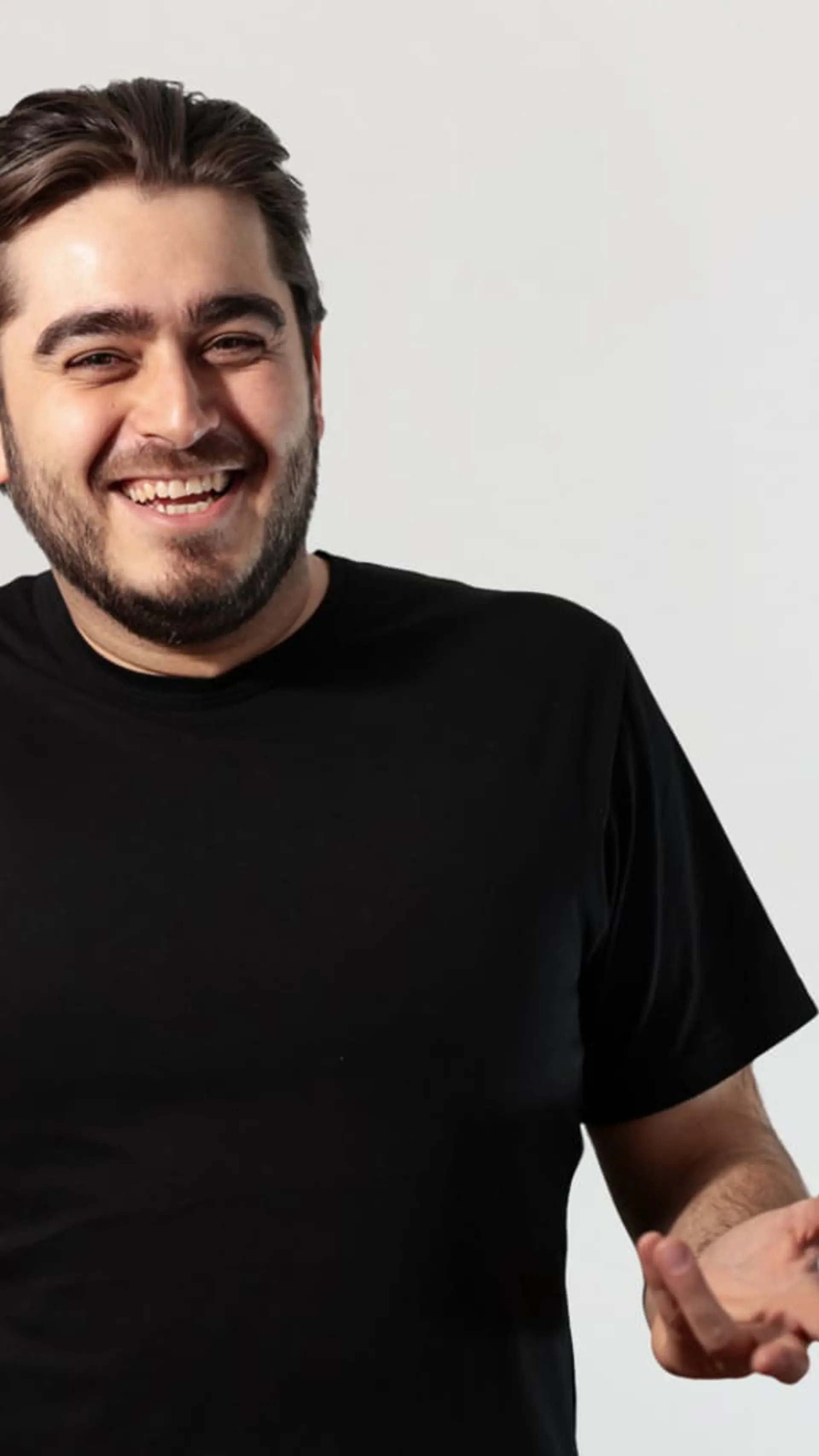 Tomas Kaminski - <p data-start="204" data-end="416">Tomas Kaminski är en karismatisk komiker och föreläsare från Malmö som med snabb improvisation, värme och träffsäker humor engagerar varje publik.</p>
