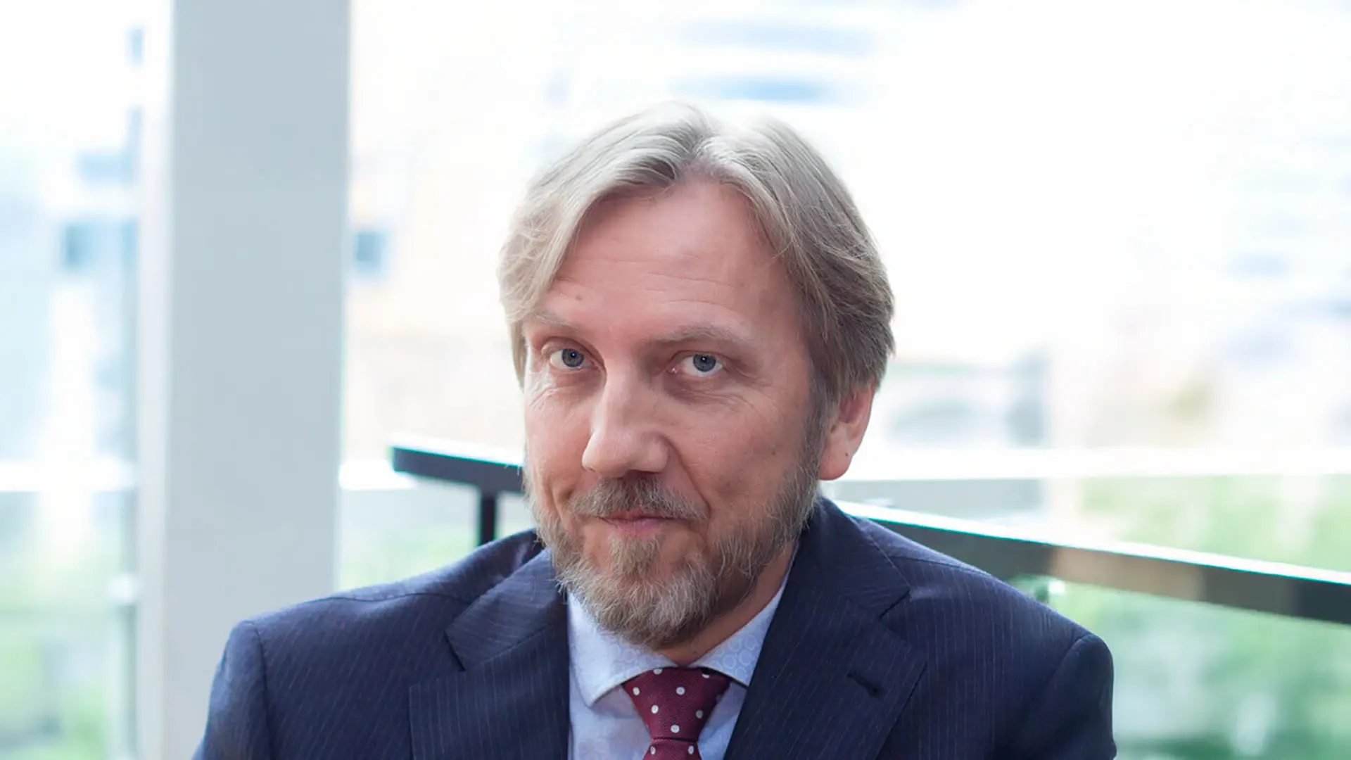 Erik Blix - <p data-start="291" data-end="473">Radioprofilen Erik Blix gör svåra samhällsfrågor begripliga och engagerande med humor, kunskap och ett skarpt öga för dialog och samarbete</p>