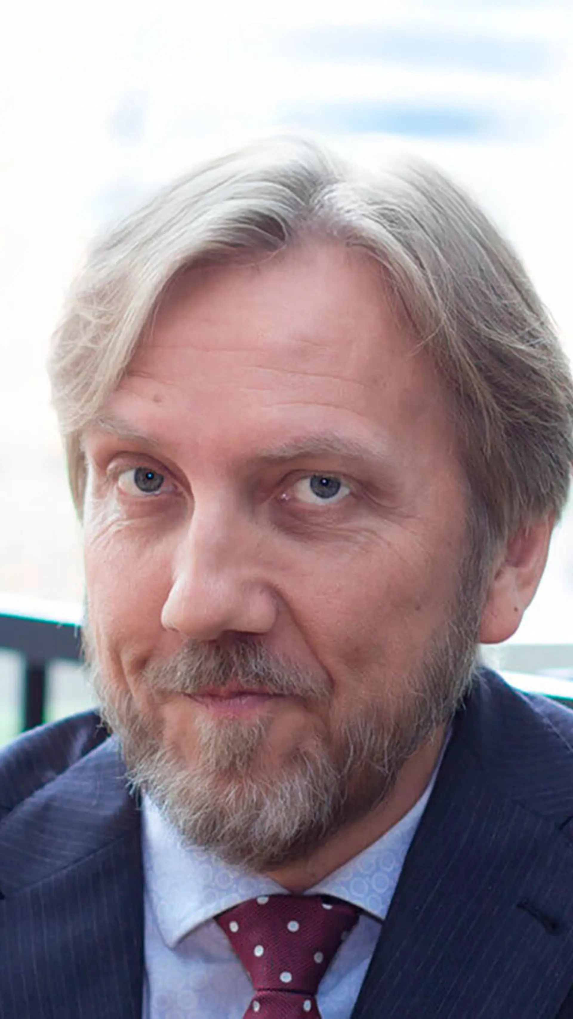 Erik Blix - <p data-start="291" data-end="473">Radioprofilen Erik Blix gör svåra samhällsfrågor begripliga och engagerande med humor, kunskap och ett skarpt öga för dialog och samarbete</p>