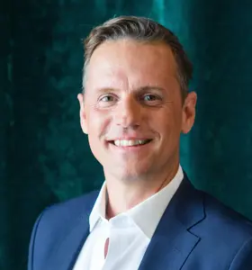 Stefan Odelberg - Magiker, föreläsare, konferencier och underhållare som kombinerar energi, överraskningar och omsorg till en upplevelse publiken aldrig glömmer.