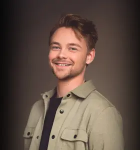 Hampus Hedström - Hampus Hedström inspirerar kring drömmar, mål och digital marknadsföring med energi, humor och erfarenhet från en framgångsrik YouTube-karriär