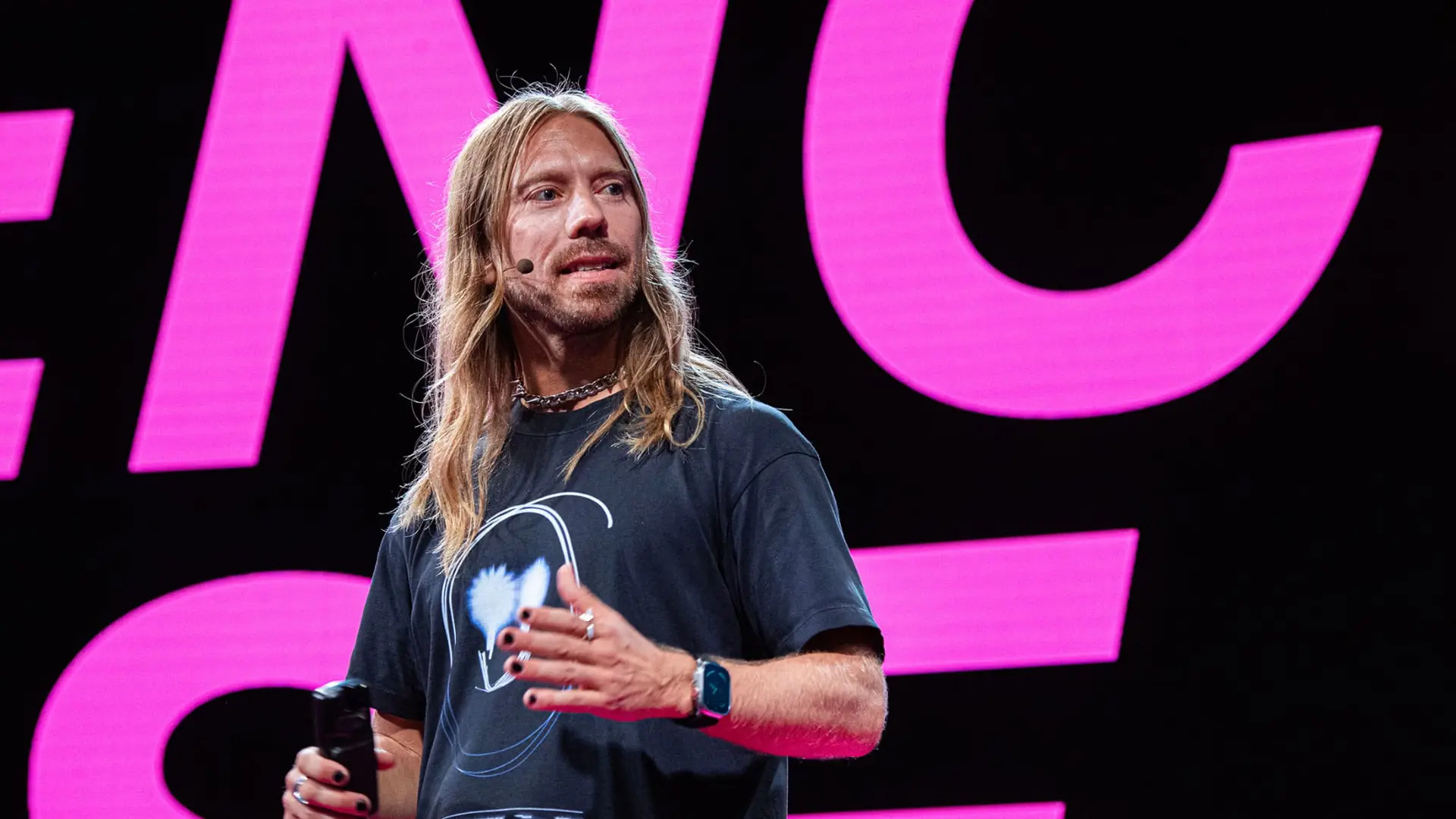 Nicklas Hermansson - <p data-start="437" data-end="624">Nicklas Hermansson inspirerar organisationer med insikter om AI, digitalisering och framtidens arbetsliv baserat på över 20 år i mediebranschen.</p>