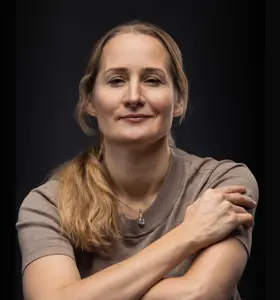 Elly Reinolds - Elly Reinolds visar hur mod, värderingar och ansvar skapar resultat under press