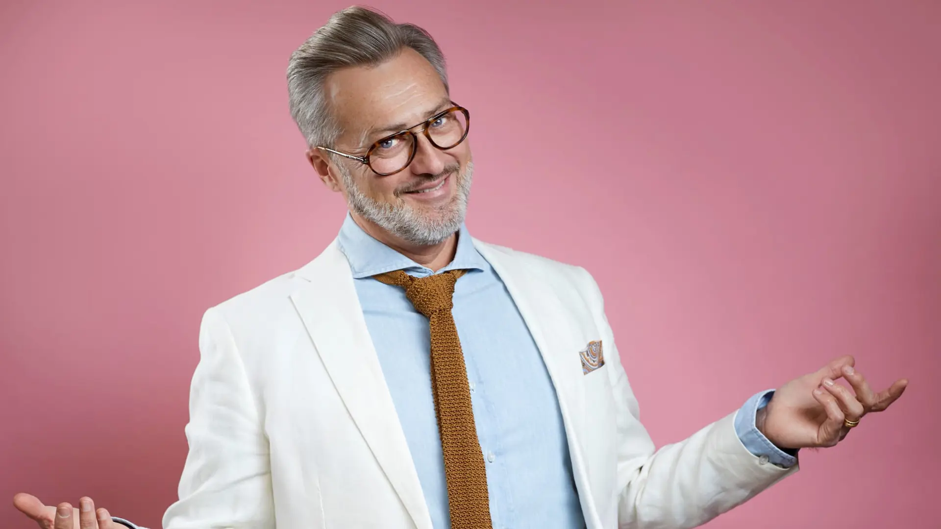 Tony Irving - <p data-start="400" data-end="561">Tony Irving inspirerar med humor, livserfarenhet och stark närvaro. En föreläsare som engagerar, berör och ger verktyg för utveckling.</p>