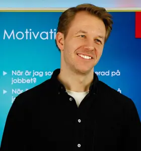 Kim Schoultz - Inspirerande föreläsare som ger praktiska verktyg för bättre kommunikation, starkare självledarskap och ökat engagemang i arbetslivet.