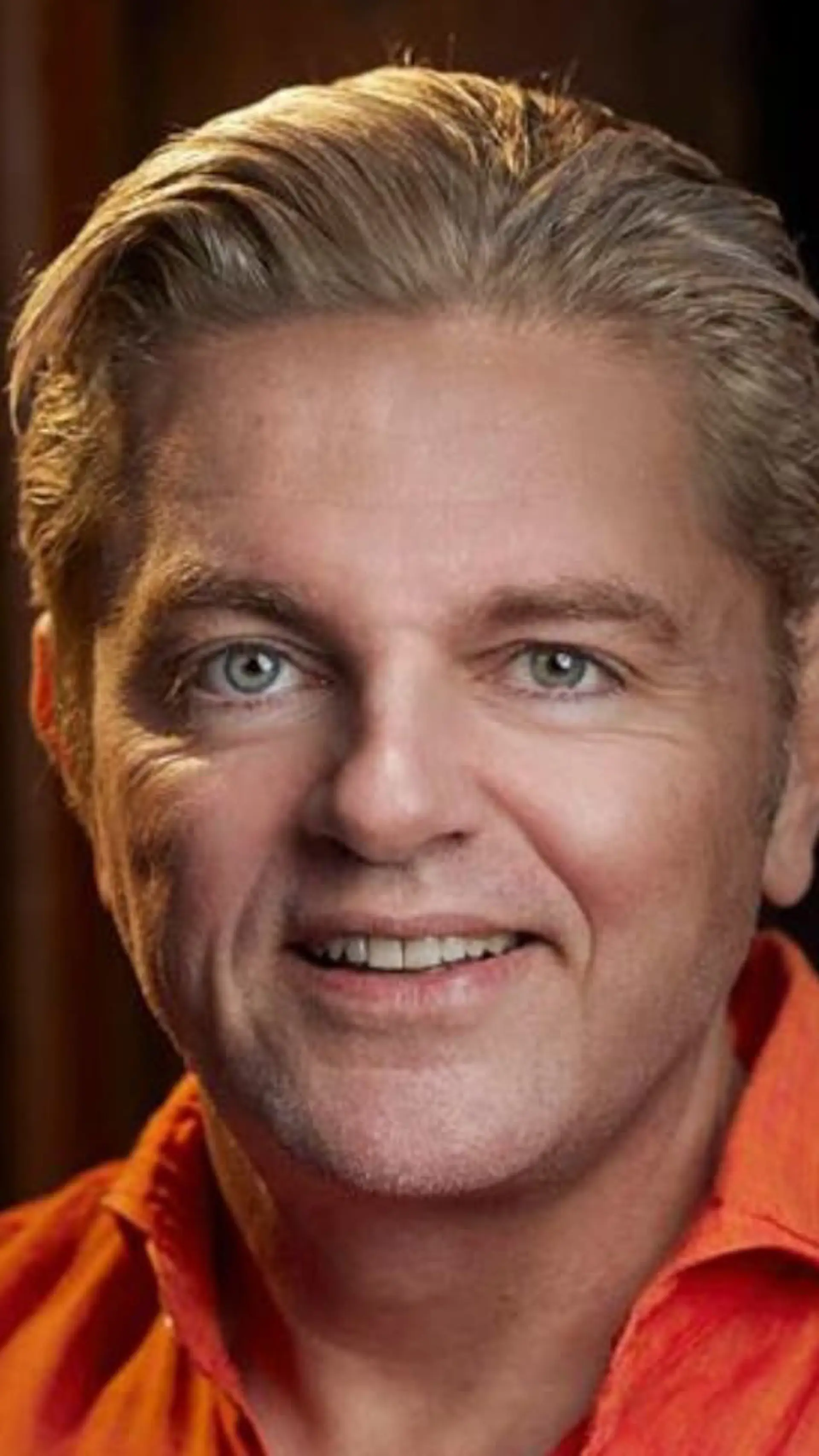 Fredrik Paulún - <p data-start="282" data-end="464">Näringsfysiologen Fredrik Paulún föreläser inspirerande om kost, hälsa och prestation med vetenskaplig tyngd och konkreta råd för vardagen</p>