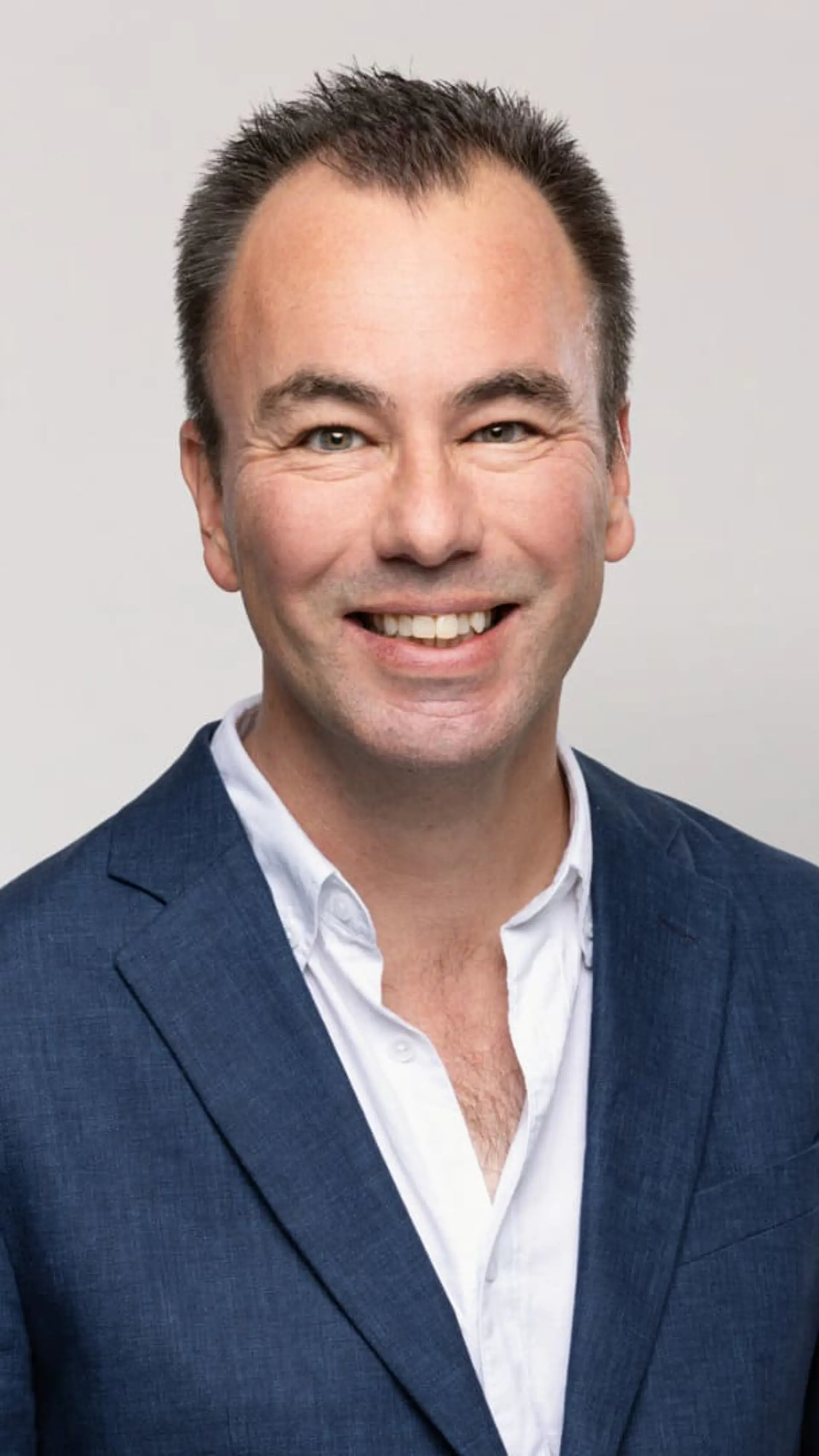 Marcus Gustavsson - <p data-start="282" data-end="473">Marcus Gustavsson visar hur arbetsplatser kan bli mer inkluderande, trygga och fyllda av arbetsglädje genom tydligt ledarskap och praktiska verktyg.</p>