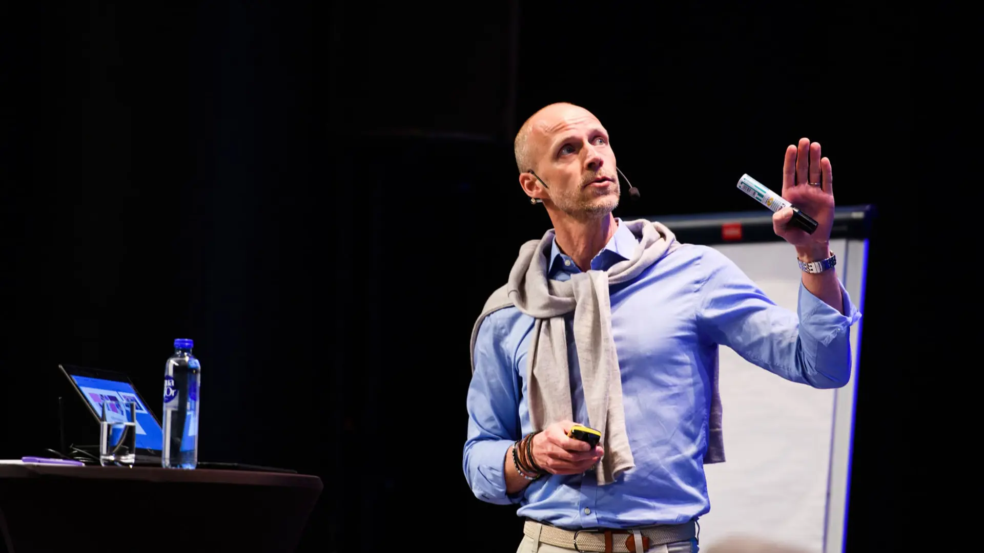 Niklas Delmar - <p data-start="252" data-end="458">Niklas Delmar inspirerar organisationer att skapa starkt medarbetarengagemang, bättre arbetsmiljö och hållbara resultat genom ansvar, kultur och tydligt ledarskap.</p>
