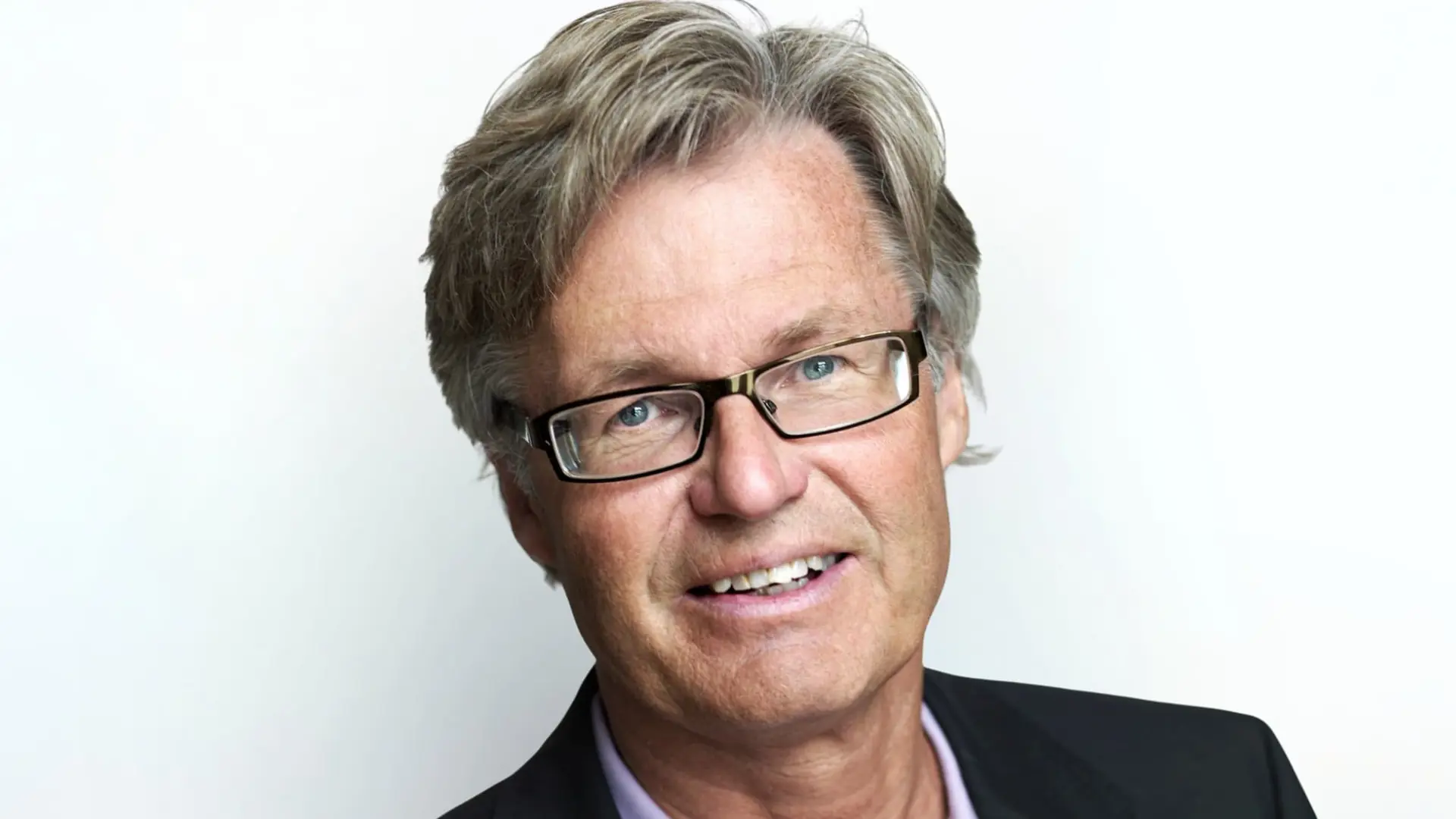 Jörgen Oom - <p data-start="202" data-end="343">Psykolog och attitydexpert som inspirerar till förändring, motivation och resultat genom kraftfull kommunikation.</p>
