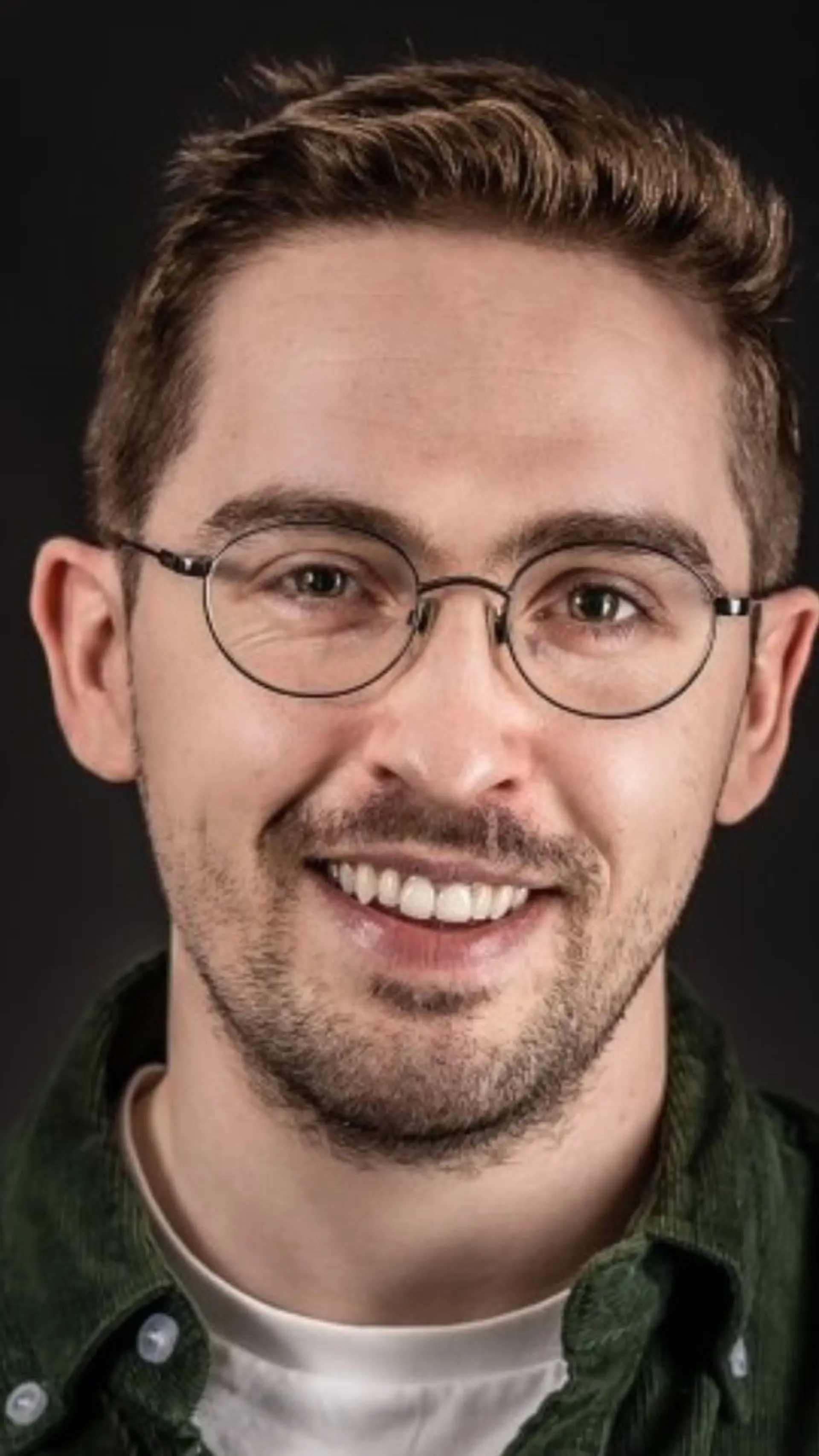 Daniel Sanchez - <p data-start="210" data-end="331">Daniel Sanchez levererar träffsäker humor och vass satir som engagerar både live och i media.</p>