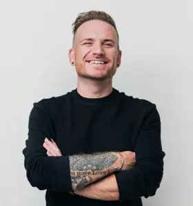 Andreas Forsén Jonsson - Inspirerande föreläsare som visar hur arbetsglädje, inkludering och välmående skapar mätbara resultat i organisationer.