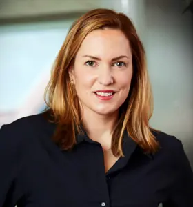 Sofie Perslow - Sofie Perslow hjälper organisationer att omsätta AI och data till bättre beslut, starkare affärer och hållbar förändring