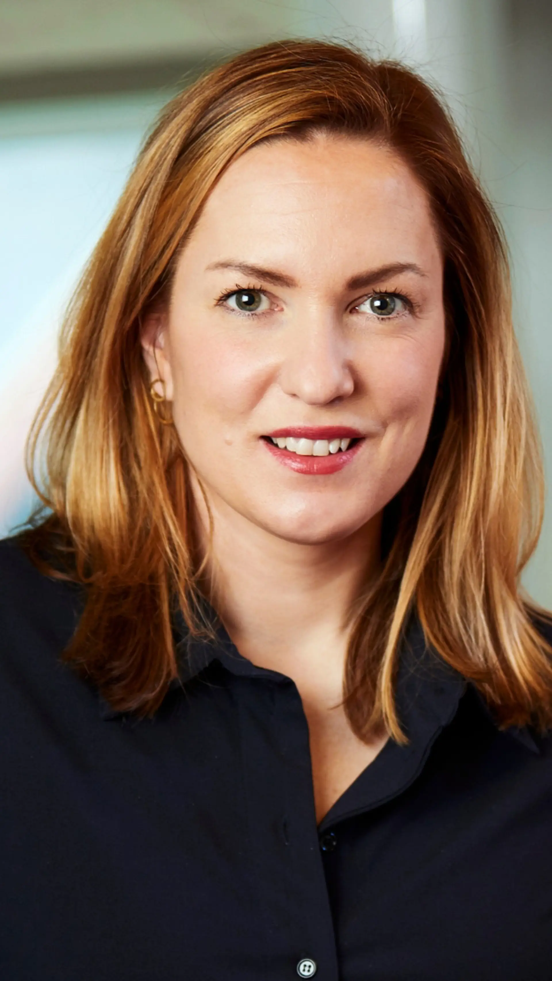 Sofie Perslow - <p data-start="372" data-end="515">Sofie Perslow hjälper organisationer att omsätta AI och data till bättre beslut, starkare affärer och hållbar förändring</p>