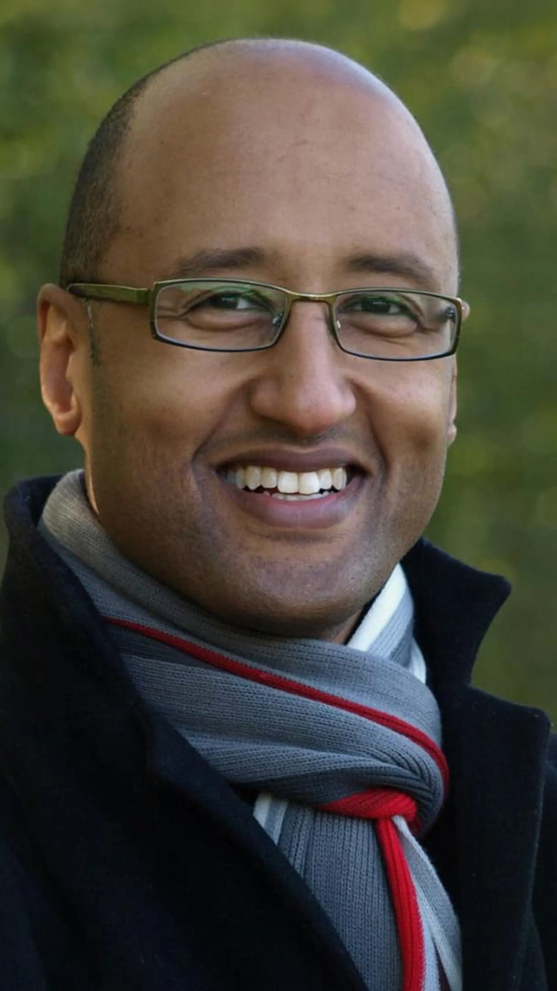 Emmanuel Ezra - <p data-start="291" data-end="474">Kirurgen och författaren Emmanuel Ezra visar hur bättre bemötande och lyhörd kommunikation skapar starkare möten i arbetslivet och vardagen</p>