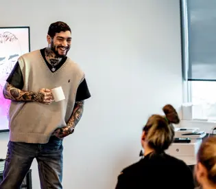 Planera en inspirerande skolstart – boka en föreläsare som engagerar elever och personal