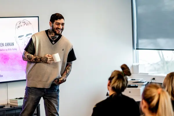 Planera en inspirerande skolstart – boka en föreläsare som engagerar elever och personal
