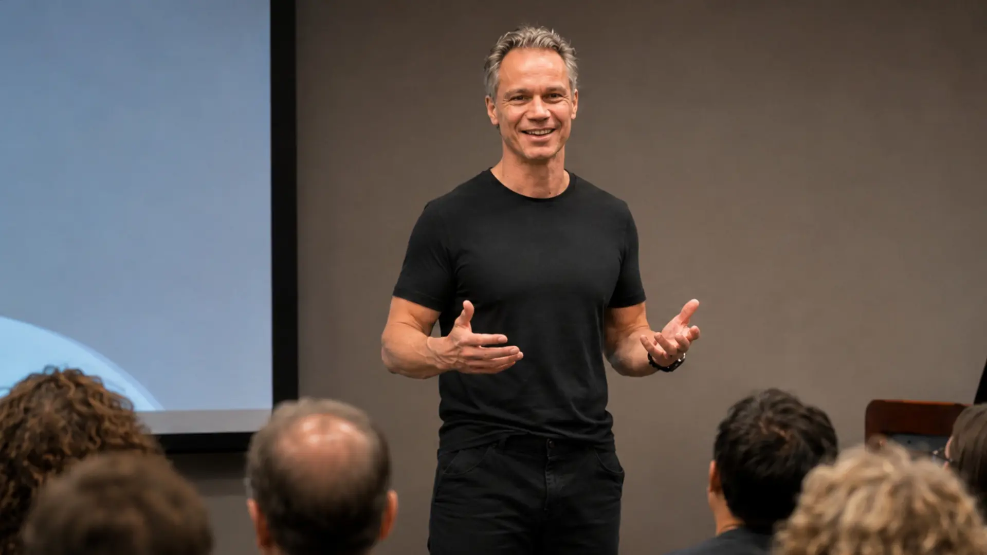 Henrik Beyer - <p>Henrik Beyer inspirerar till en mer hållbar syn på hälsa, motivation och livsstil genom forskning, erfarenhet och mänskliga perspektiv</p>