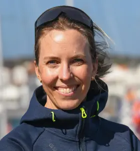 Anna Östling - Dubbel världsmästare i matchracing och OS seglare som inspirerar kring ledarskap, teamkultur och hållbar prestation.