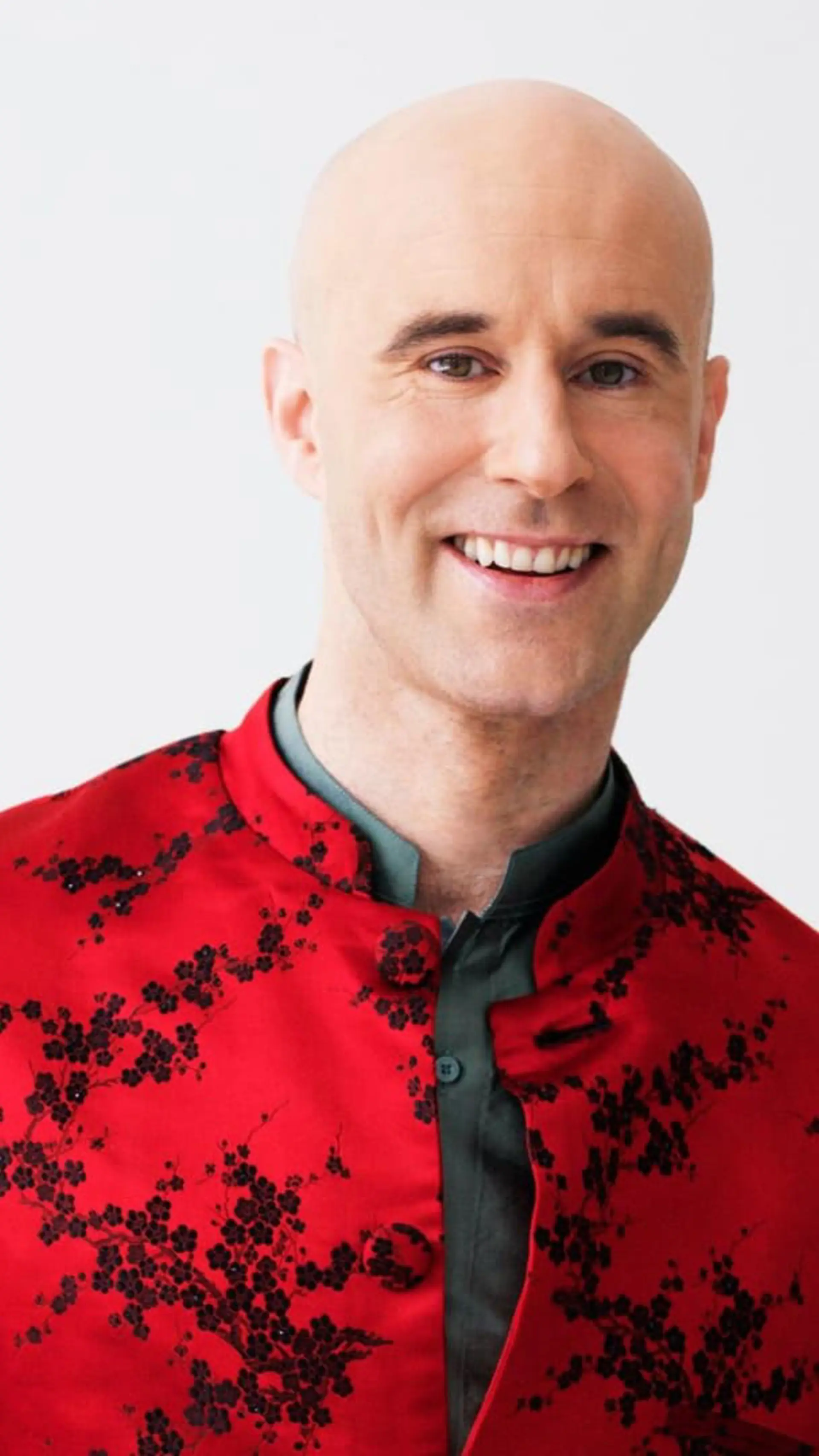 Mark Levengood - <p data-start="270" data-end="421">Mark Levengood förenar humor, värme och klarsynthet i föreläsningar om livet, förändring och samtidens krav.</p>