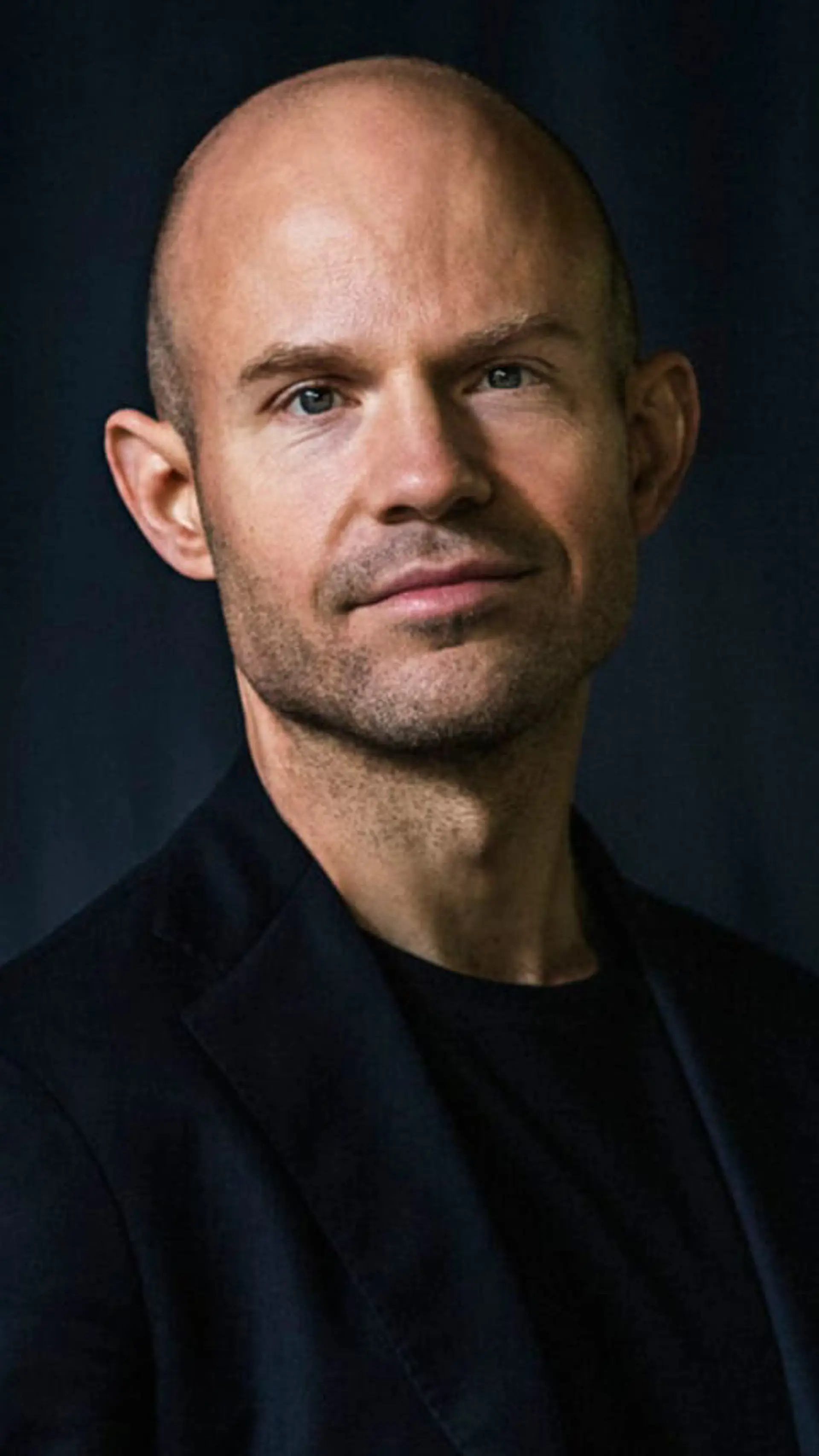 Johan Eriksson - <p data-start="280" data-end="427">Johan Eriksson inspirerar med konkreta verktyg för ledarskap, digitalisering och framtidens kompetens</p>