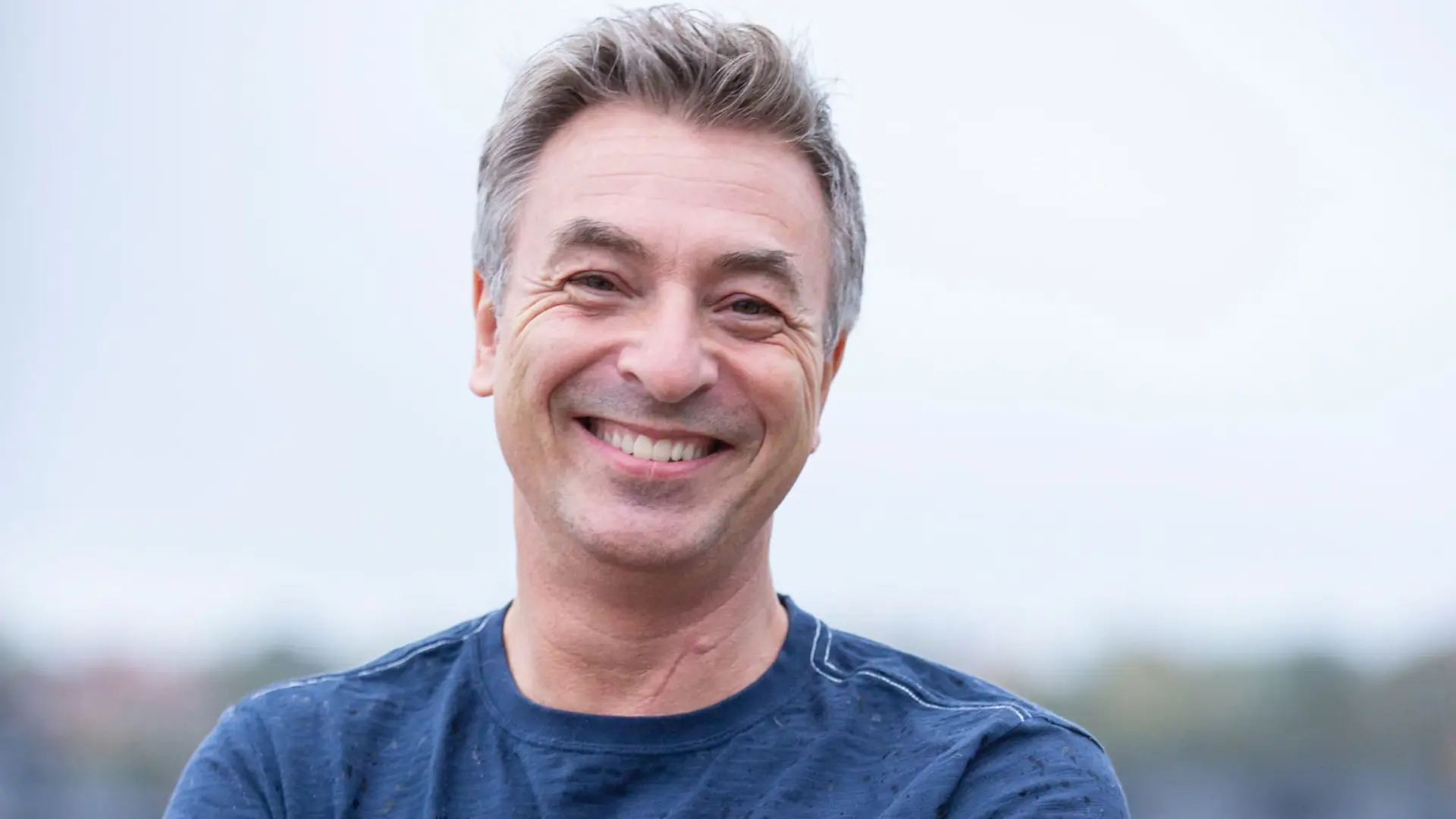 Tareq Taylor - <p data-start="488" data-end="643">Tareq Taylor bjuder på personliga, inspirerande och lärorika föreläsningar där matlagning, odling och livsglädje står i centrum.</p>