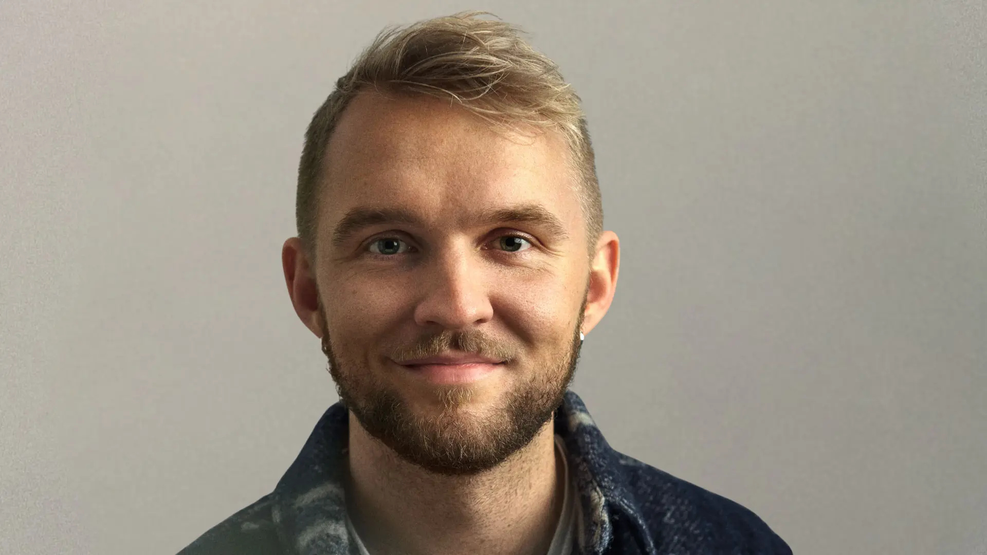 Mårten Granlund - <p data-start="287" data-end="460">Mårten Granlund föreläser om manlighet och psykisk hälsa och ger en stark inblick i unga mäns liv, normer och behov av förändring.</p>