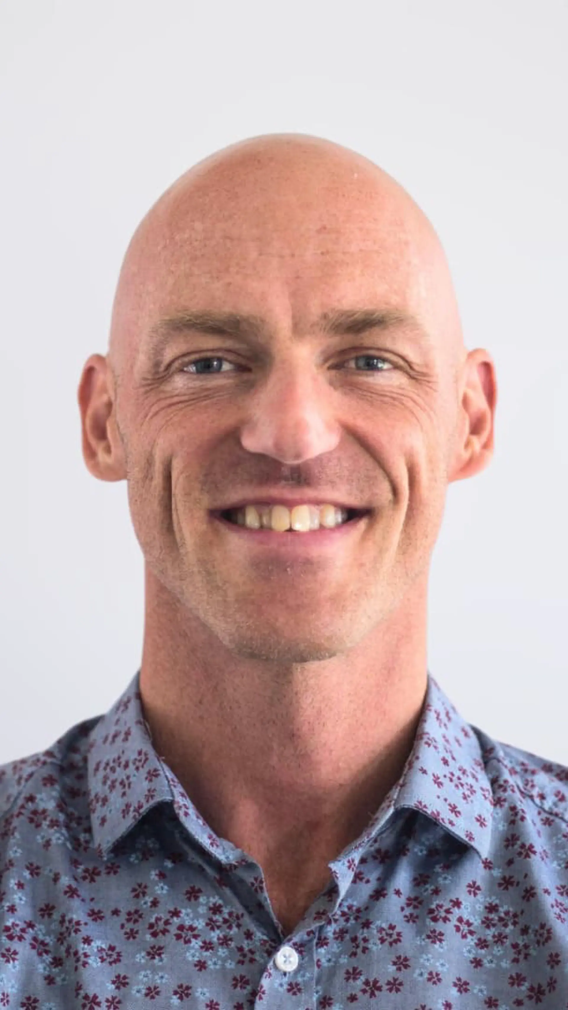 Pontus Wärnestål - <div class="flex flex-col text-sm pb-25">
<div class="text-base my-auto mx-auto pb-10 [--thread-content-margin:--spacing(4)] @w-sm/main:[--thread-content-margin:--spacing(6)] @w-lg/main:[--thread-content-margin:--spacing(16)] px-(--thread-content-margin)">
<div class="[--thread-content-max-width:40rem] @w-lg/main:[--thread-content-max-width:48rem] mx-auto max-w-(--thread-content-max-width) flex-1 group/turn-messages focus-visible:outline-hidden relative flex w-full min-w-0 flex-col agent-turn">
<div class="flex max-w-full flex-col grow">
<div class="min-h-8 text-message relative flex w-full flex-col items-end gap-2 text-start break-words whitespace-normal [.text-message+&amp;]:mt-1" data-message-author-role="assistant" data-message-id="623279ab-dd12-44a6-ac4d-fa454ceb8211" data-message-model-slug="gpt-5-2">
<div class="flex w-full flex-col gap-1 empty:hidden first:pt-[1px]">
<div class="streaming-animation markdown prose dark:prose-invert w-full wrap-break-word light markdown-new-styling">
<p data-start="0" data-end="161" data-is-last-node="" data-is-only-node="">Prisbelönt forskare och designer som gör AI, digitalisering och innovation begripligt, konkret och direkt användbart i er verksamhet.</p>
</div>
</div>
</div>
</div>
</div>
</div>
</div>
<div class="pointer-events-none h-px w-px absolute bottom-0" aria-hidden="true" data-edge="true"></div>