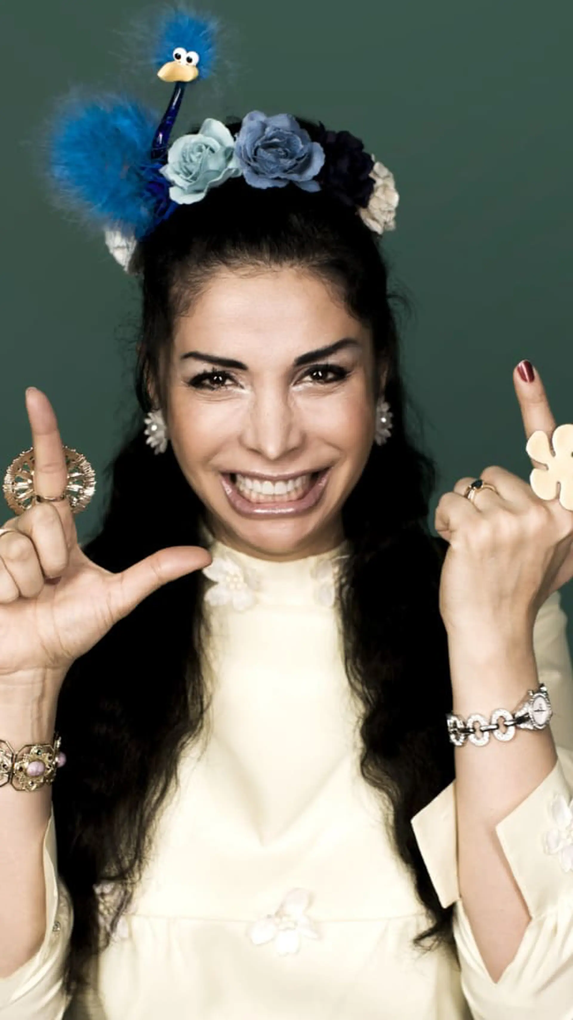 Zinat Pirzadeh - <p data-start="430" data-end="585">Zinat Pirzadeh föreläser med knivskarp humor om svenskhet, integration och mångfald och skapar skratt som leder till eftertanke.</p>