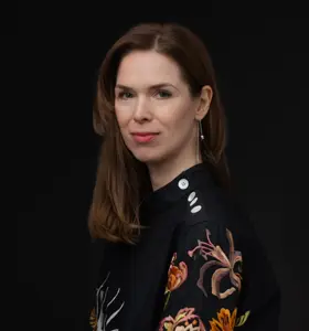 Linda Leopold - Utsedd av Forbes till en av de främsta kvinnorna inom AI, hjälper Linda Leopold ledare att göra ansvarsfull AI till en konkurrensfördel.