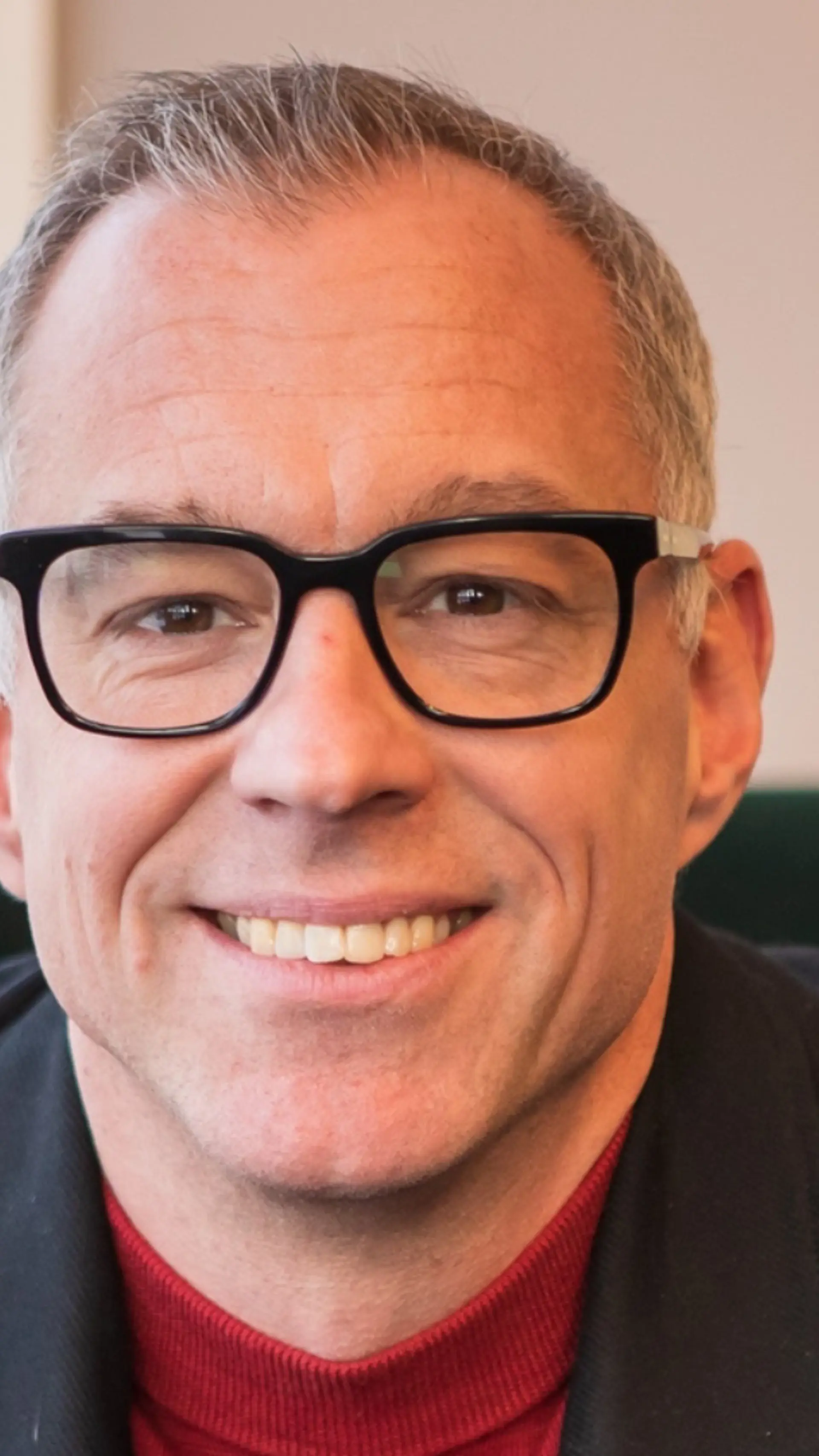 Fredrik Nilsson - <p data-start="249" data-end="429">Fredrik Nilsson visar hur starkt engagemang skapas i organisationer genom tydligt ledarskap, kommunikation och en arbetskultur där människor vill bidra</p>