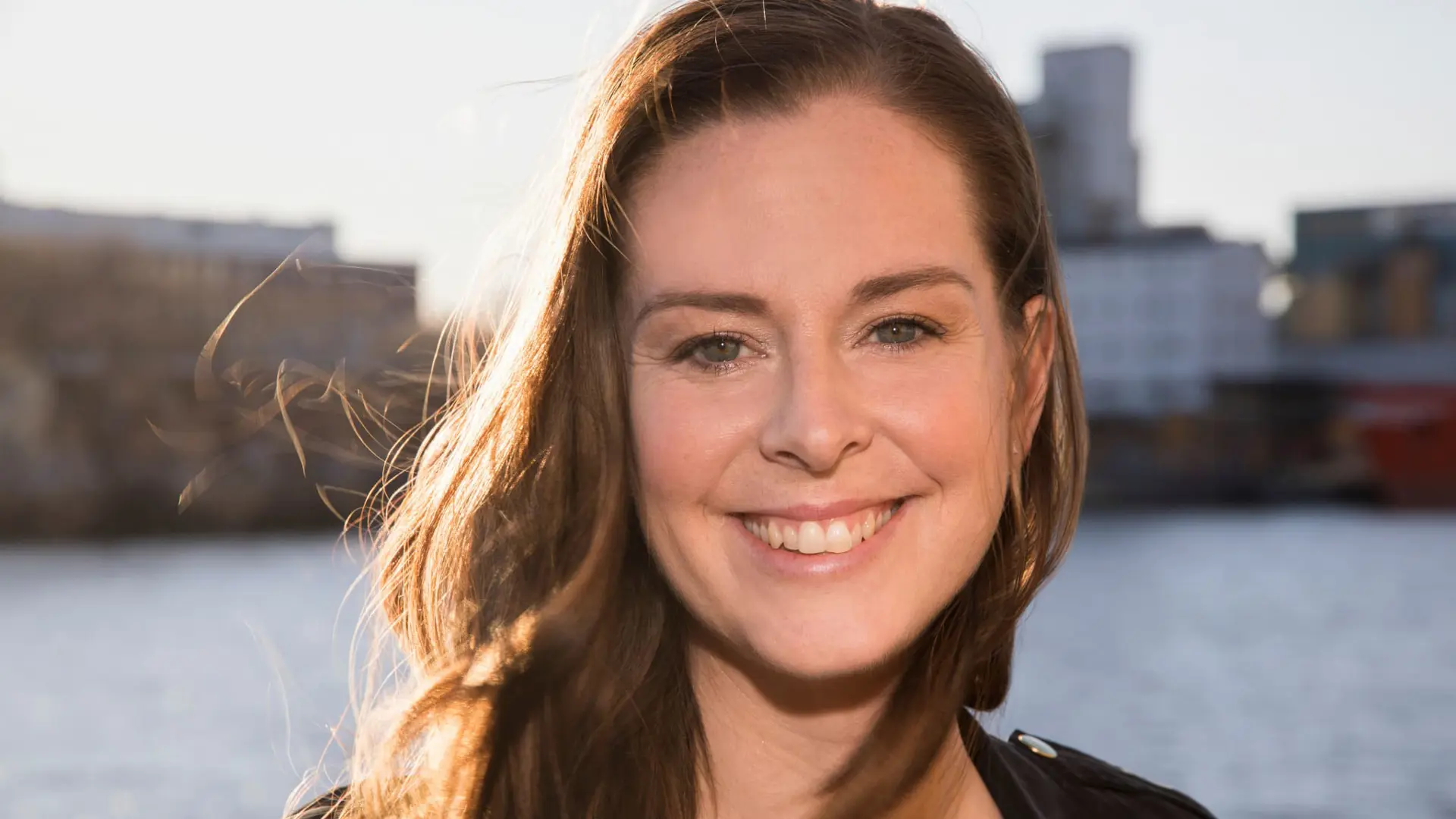 Lotta Schelin - <p data-start="201" data-end="338">Lotta Schelin inspirerar med insikter om ledarskap, laganda och prestation från fotbollens absoluta toppnivå.</p>